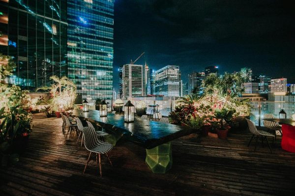 Tra cucina e skyline: come nasce l’esperienza di un rooftop
